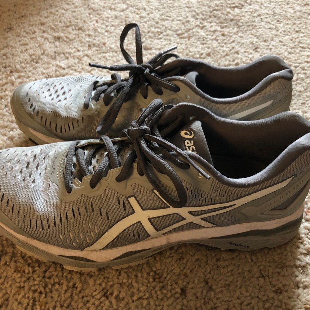 Asics tennis shoes (Kayano)